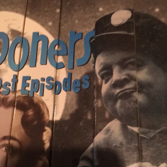 Vintage honeymooners lost episodes, case of 12 video cassettes - Picture 5 of 5